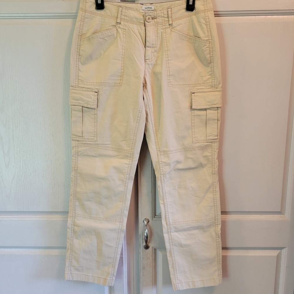 L.L. Bean Favorite Fit Cream Colored Straight Leg Cargo Pants